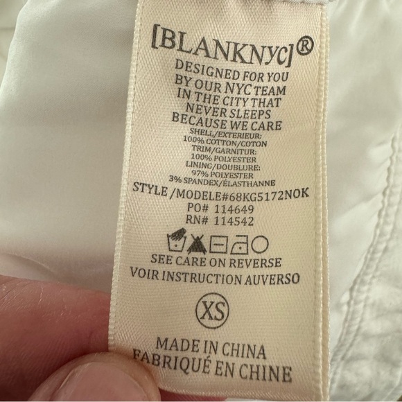 BLANKNYC Cropped Moto Bomber Jacket 100% Cotton “So Icy” White Style 68KG5172NOK - Picture 3 of 15